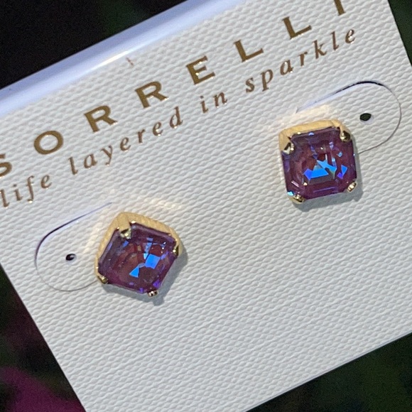 Sorrelli Begonia Swarovski Goldtone Earrings NWT - Picture 5 of 8